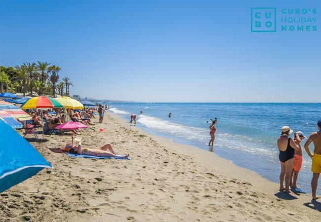 Plage à proximité de cet appartement à Nagueles (Marbella)