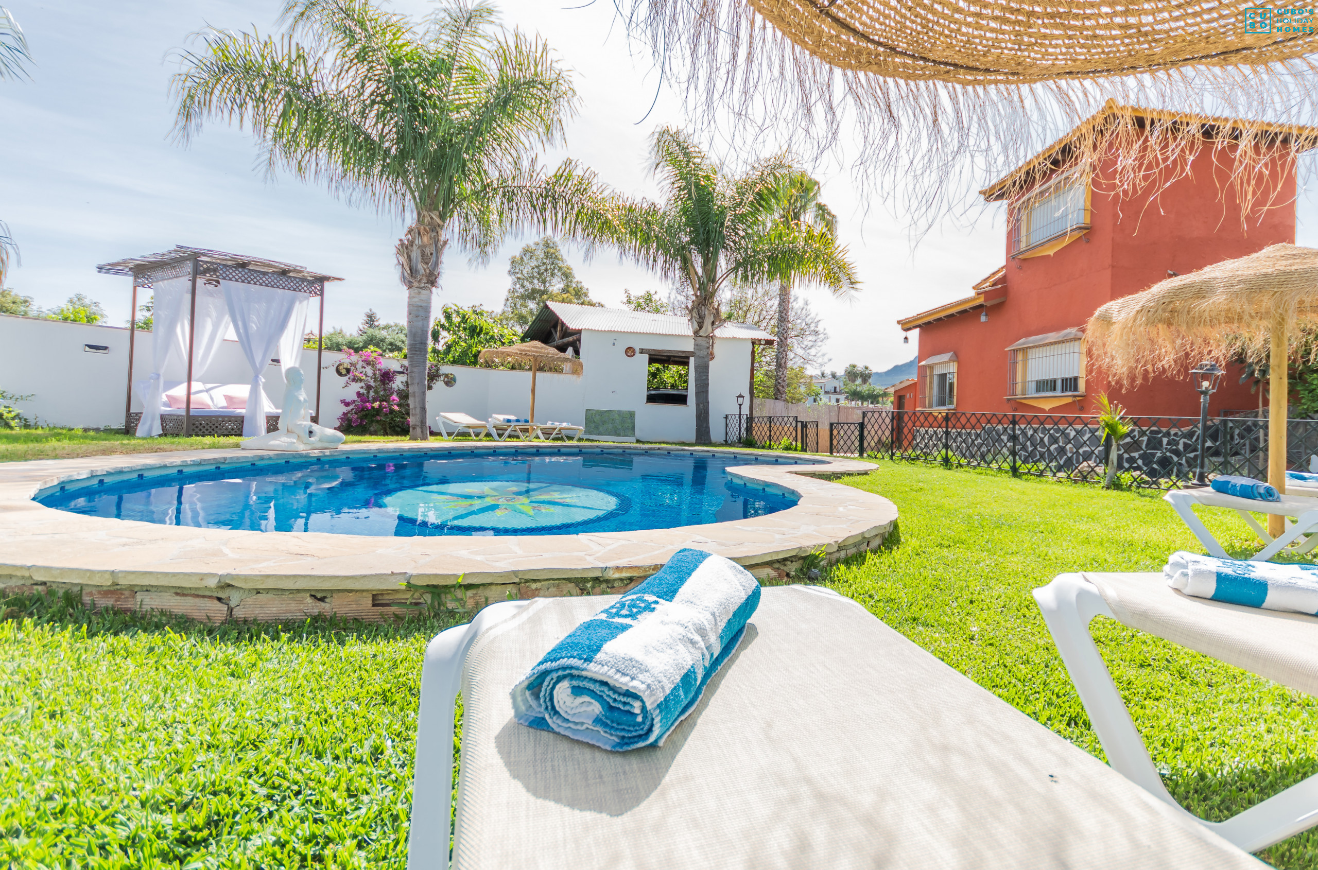 Piscine et extérieurs de cette Villa à Alhaurín el Grande