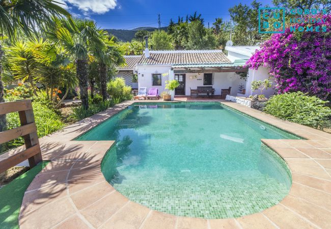 Piscine de cette maison rurale à Alhaurín el Grande