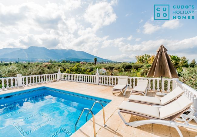 Piscine privée de cette villa à Alhaurín el Grande