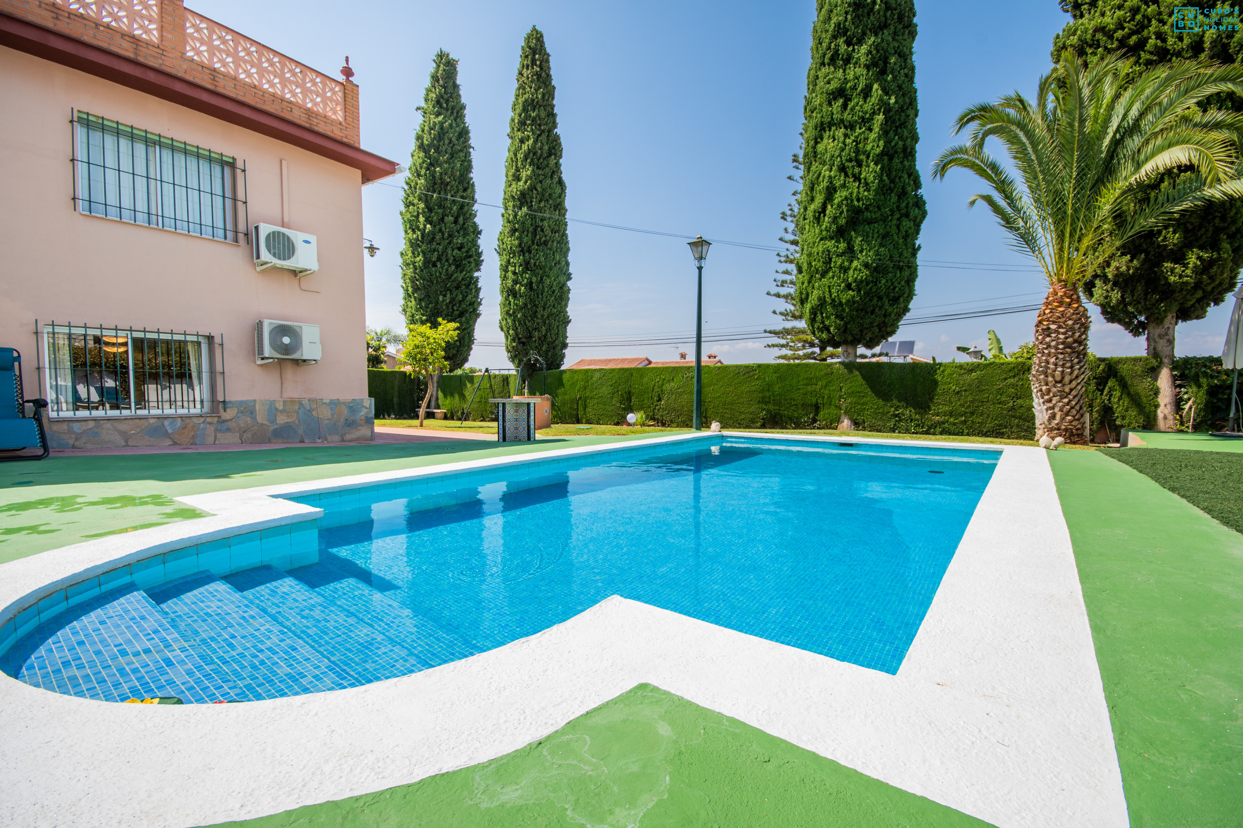 Piscine privée de cette maison à Alhaurín de la Torre