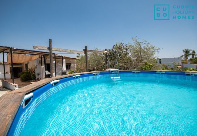 Piscine de cette maison rurale à Coín