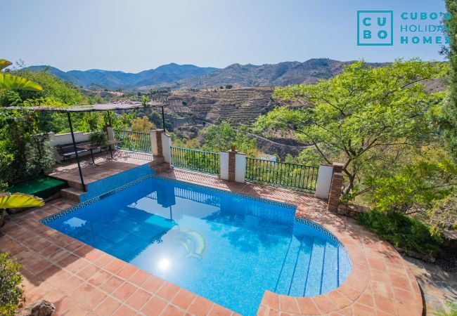 Piscine de cette maison rurale à Guaro