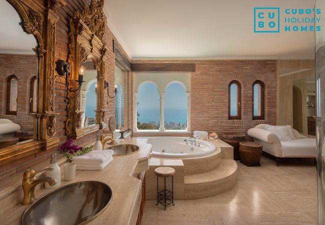 Villa à Málaga - Cubo's Mountain Bayview Luxury Villa Villa à Málaga - Cubo's Mountain Bayview Luxury Villa