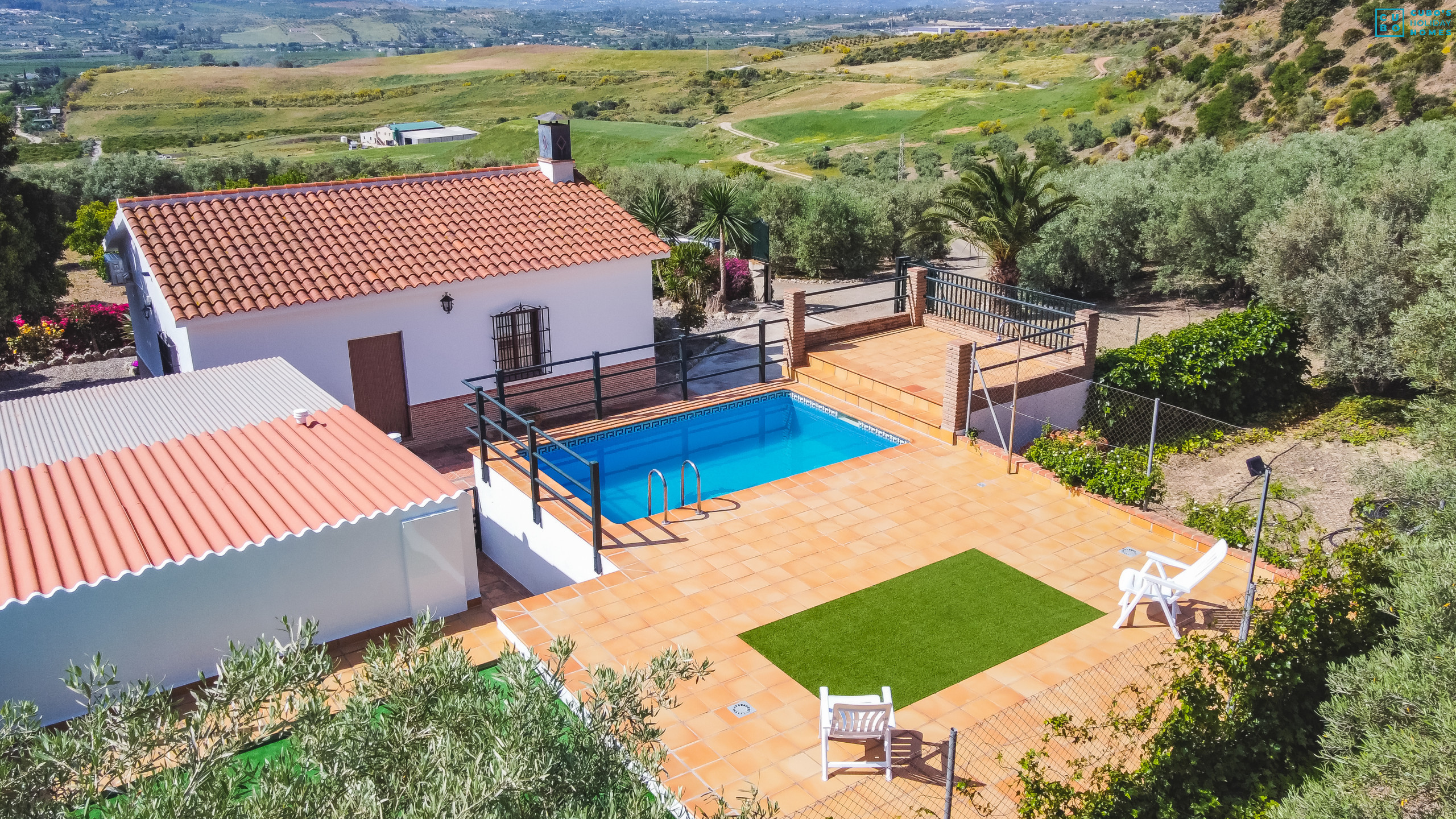 maison de campagne, piscine privée, terrain clôturé