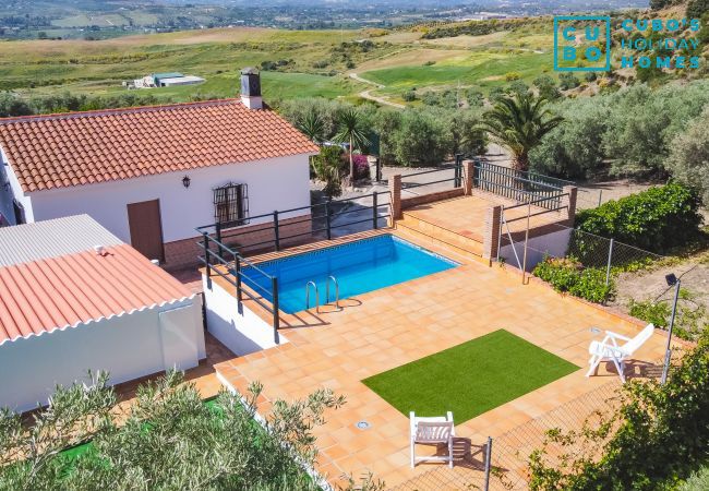 maison de campagne, piscine privée, terrain clôturé