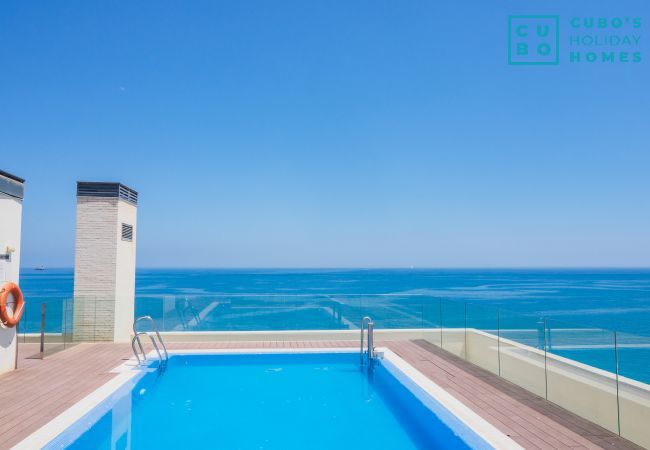 Appartement à Málaga - Cubo's Sea View Pacifico Street & Free Parking Appartement à Málaga - Cubo's Sea View Pacifico Street & Free Parking