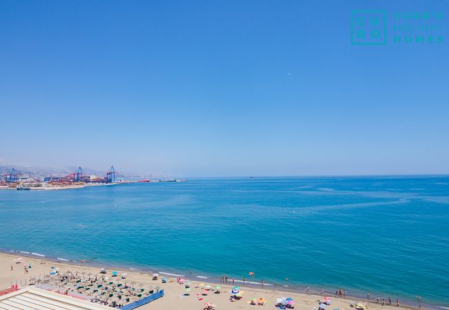 Appartement à Málaga - Cubo's Sea View Pacifico Street & Free Parking Appartement à Málaga - Cubo's Sea View Pacifico Street & Free Parking