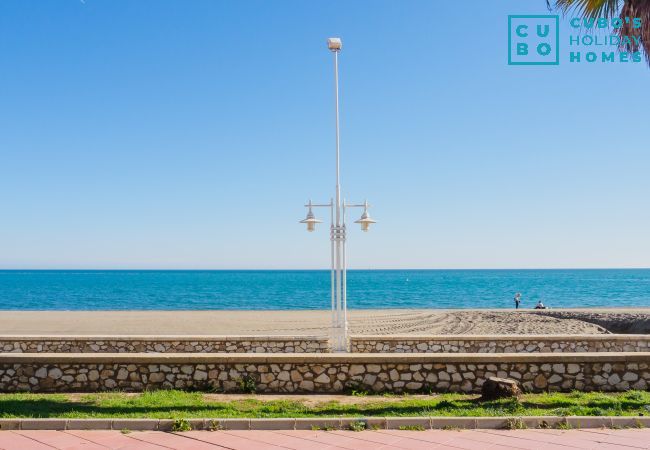 Appartement à Málaga - Cubo's Sea View Pacifico Street & Free Parking Appartement à Málaga - Cubo's Sea View Pacifico Street & Free Parking