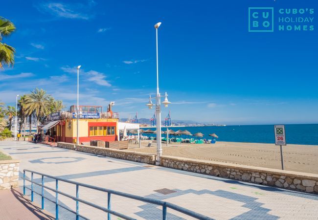 Appartement à Málaga - Cubo's Sea View Pacifico Street & Free Parking Appartement à Málaga - Cubo's Sea View Pacifico Street & Free Parking