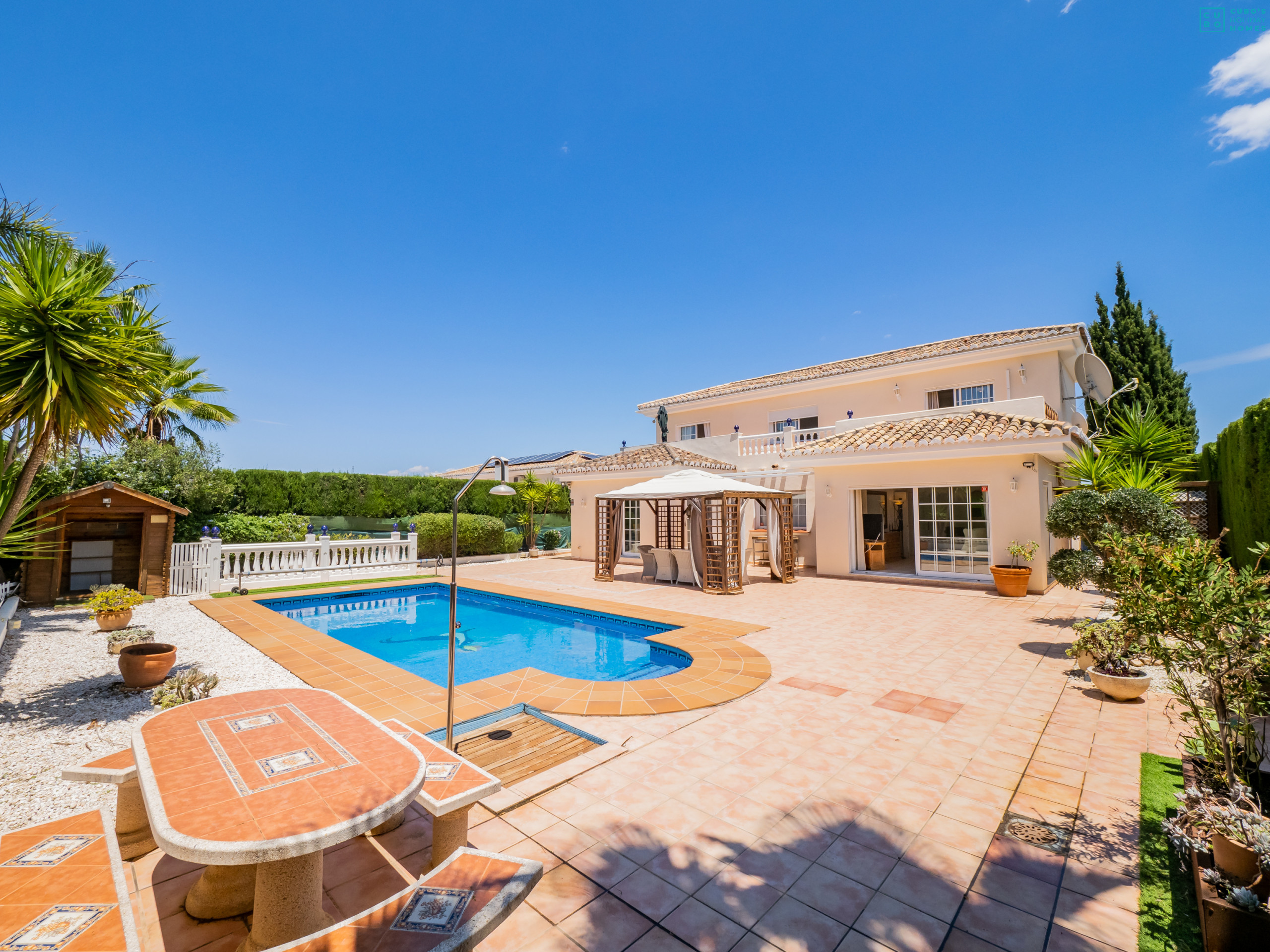 Piscine privée et extérieurs du logement à Alhaurín el Grande.