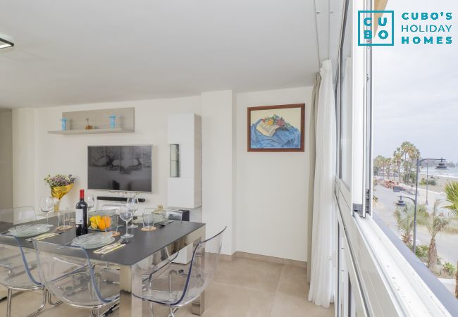 Appartement à Estepona - Cubo's Estepona Oceanview Apartment & Free Parking