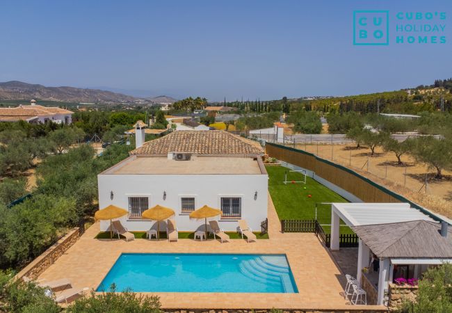 Gîte Rural à Alhaurín el Grande - Cubo's La Luz del Valle Rural House Gîte Rural à Alhaurín el Grande - Cubo's La Luz del Valle Rural House