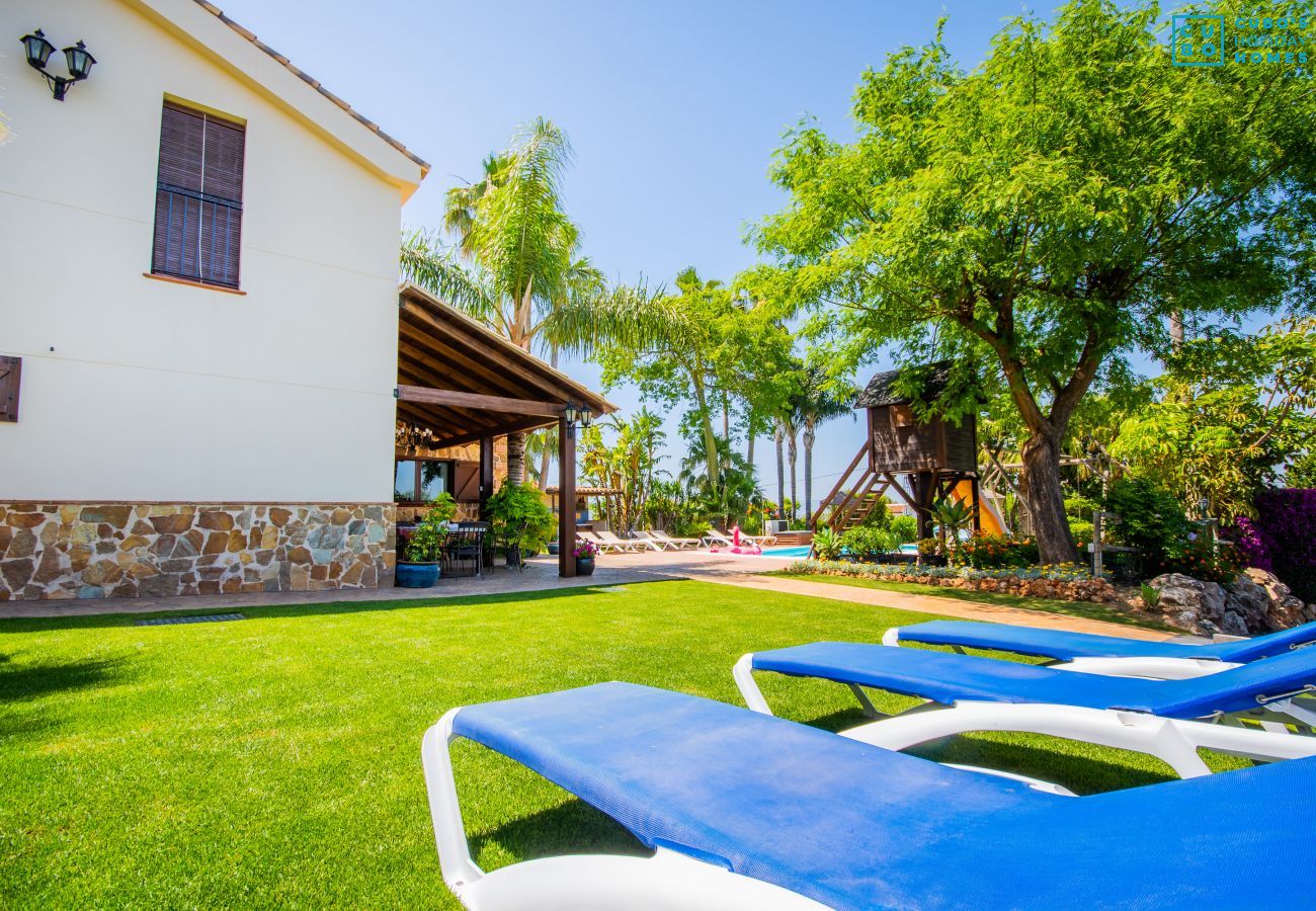 Jardin de cette villa à Alhaurín de la Torre