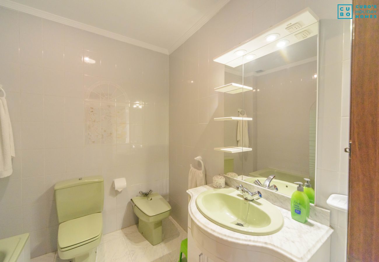 Salle de bain de cet appartement à Mijas Costa