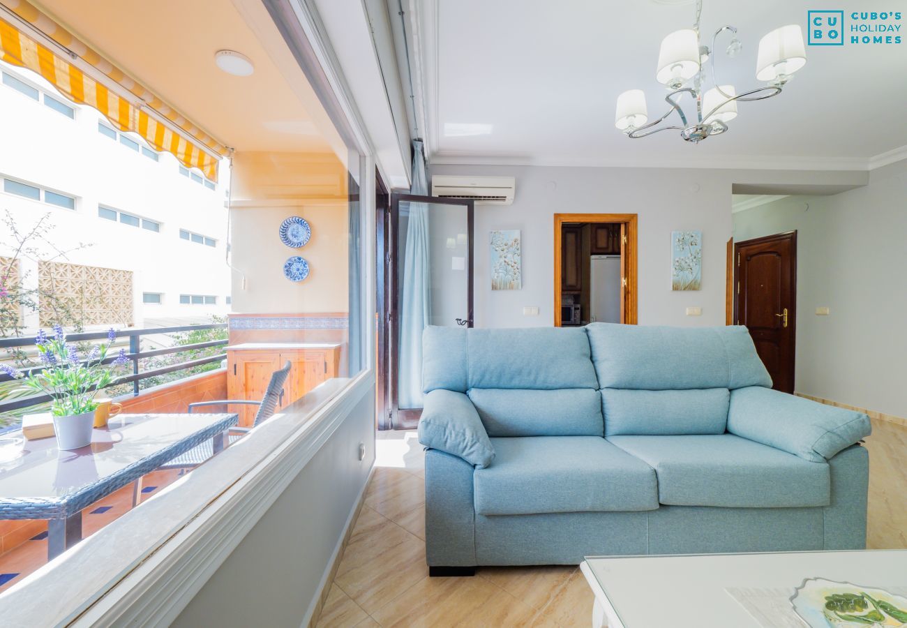 Salon qui a cet appartement à Benalmádena