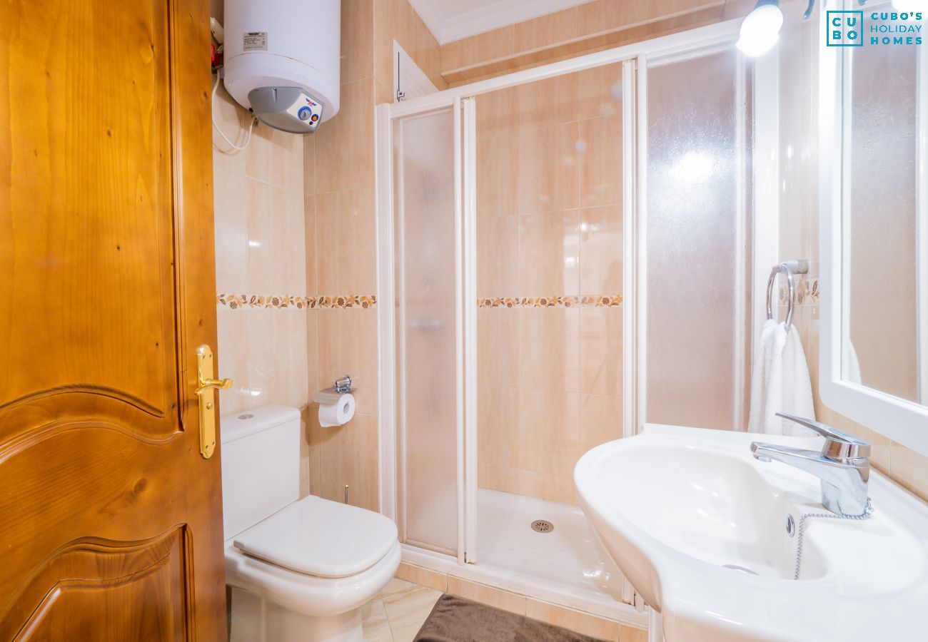 Salle de bain dans cet appartement à Benalmádena
