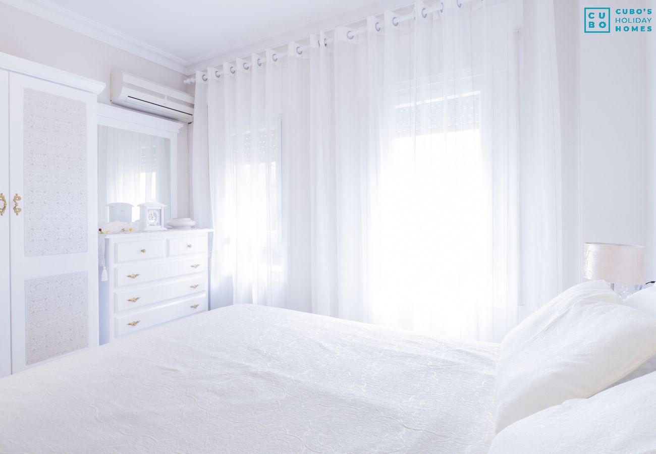 Chambre qui a cet appartement à Benalmádena