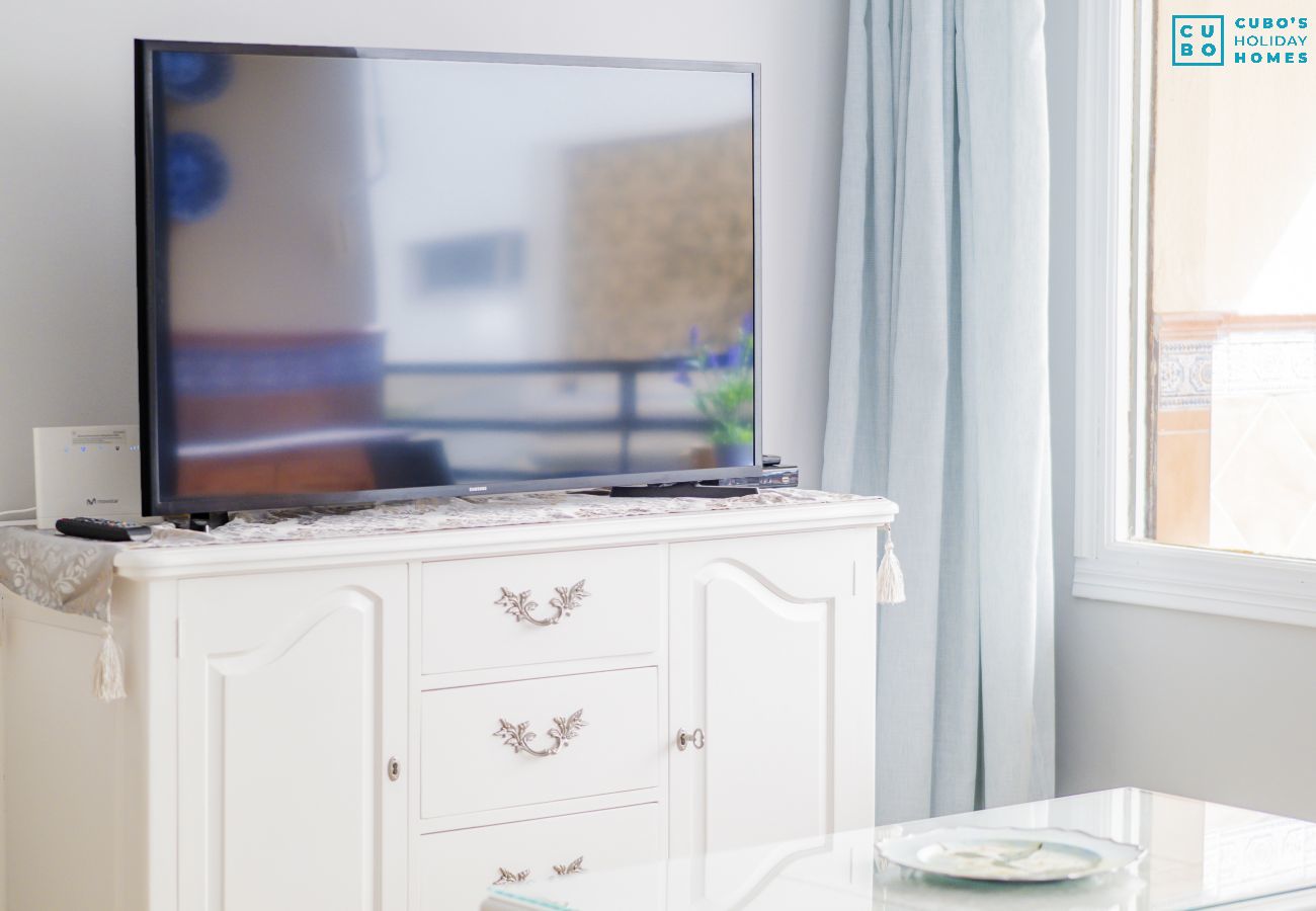 Salon qui a cet appartement à Benalmádena