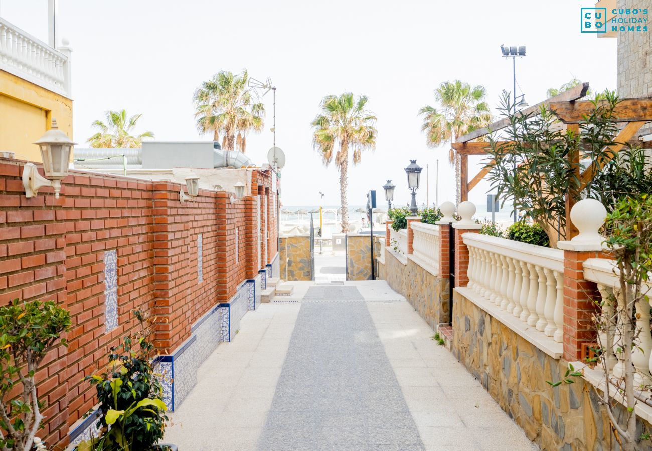 Piscine près de cet appartement à Torremolinos