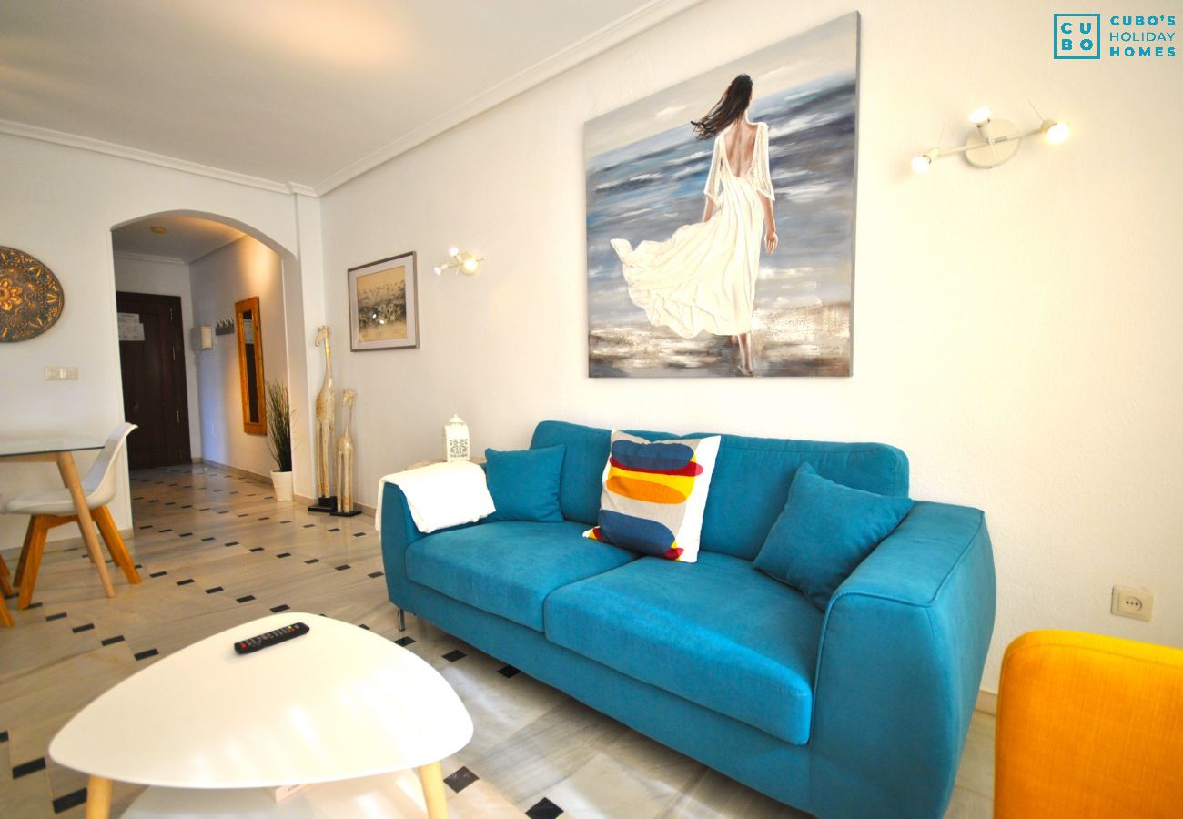 Salon de cet appartement à Marbella