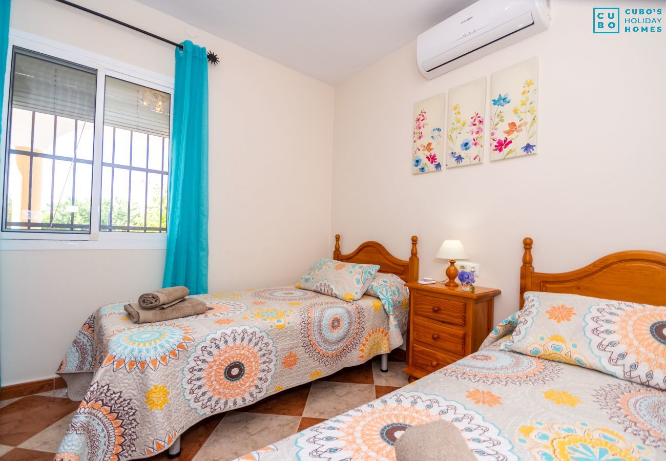 Profitez de la chambre de cette ferme à Alhaurín el Grande