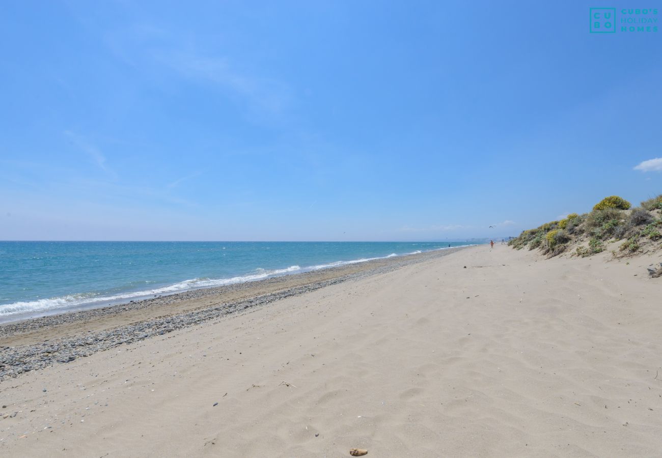 Plage près de cet appartement à Marbella