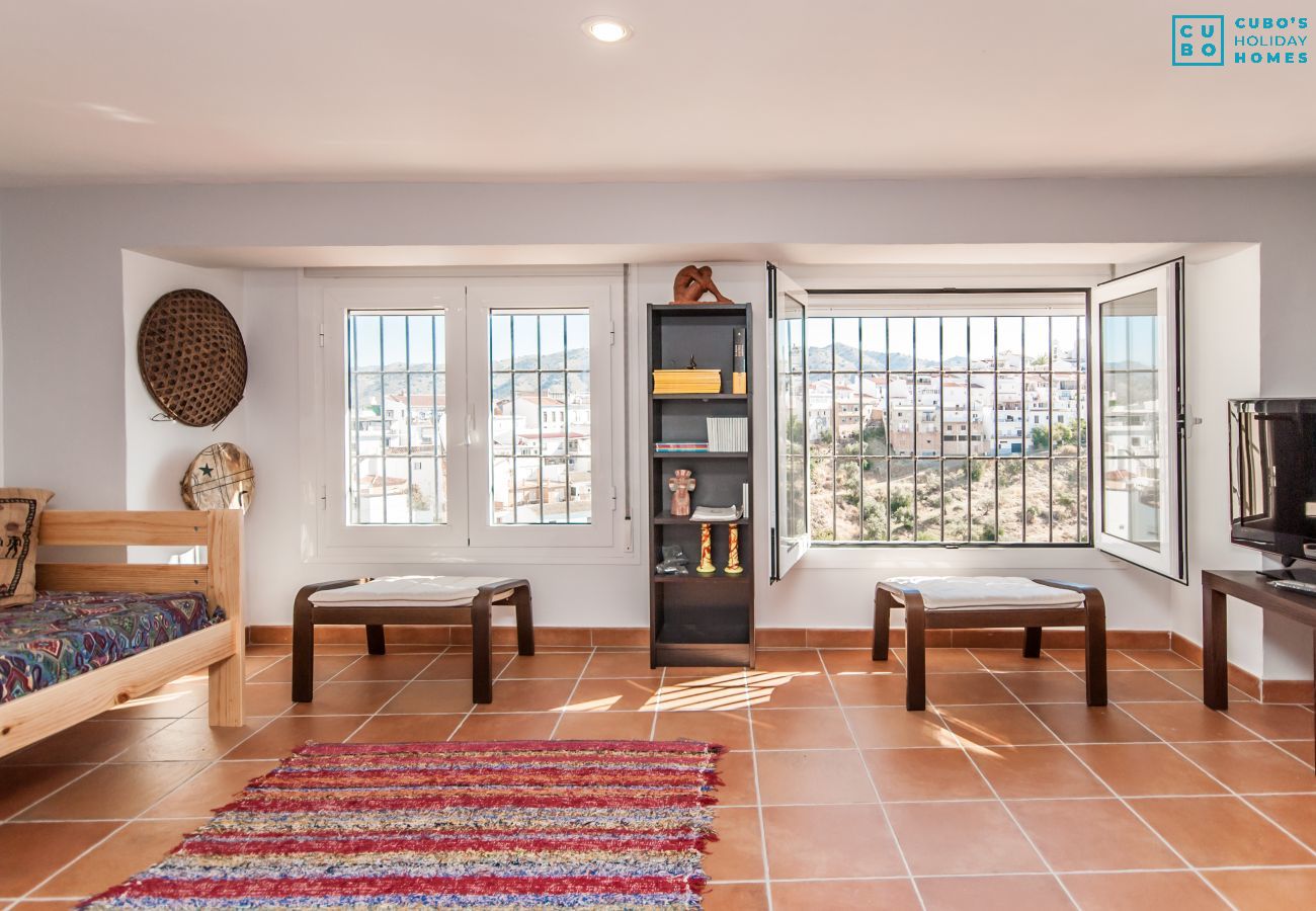 Salon de cette maison près du Caminito del Rey