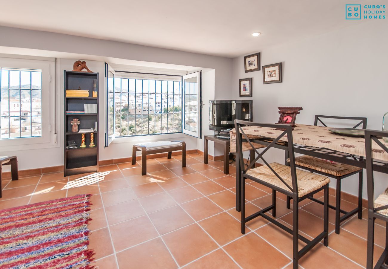 Salon de cette maison près du Caminito del Rey