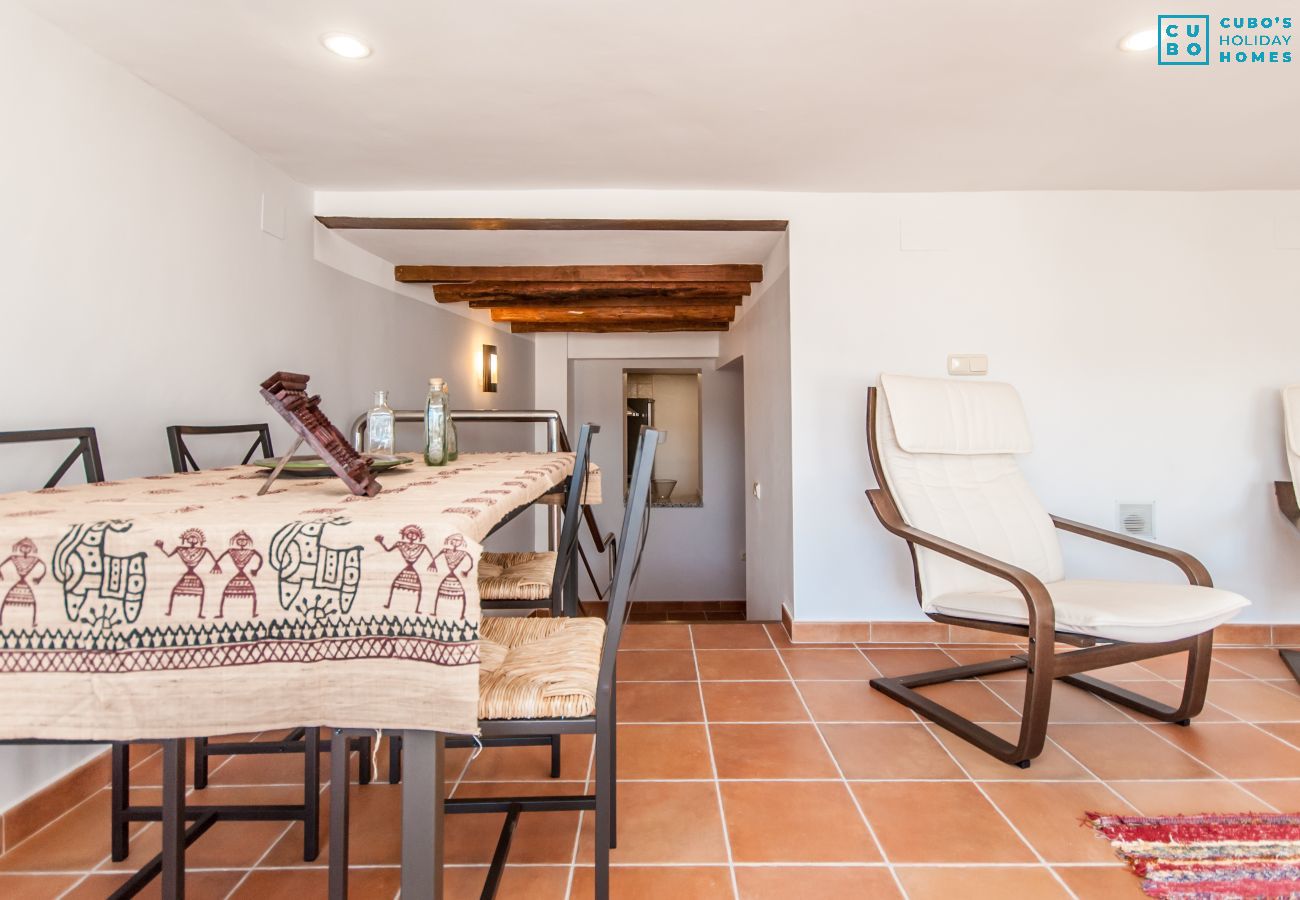 Salle à manger de cette maison près du Caminito del Rey