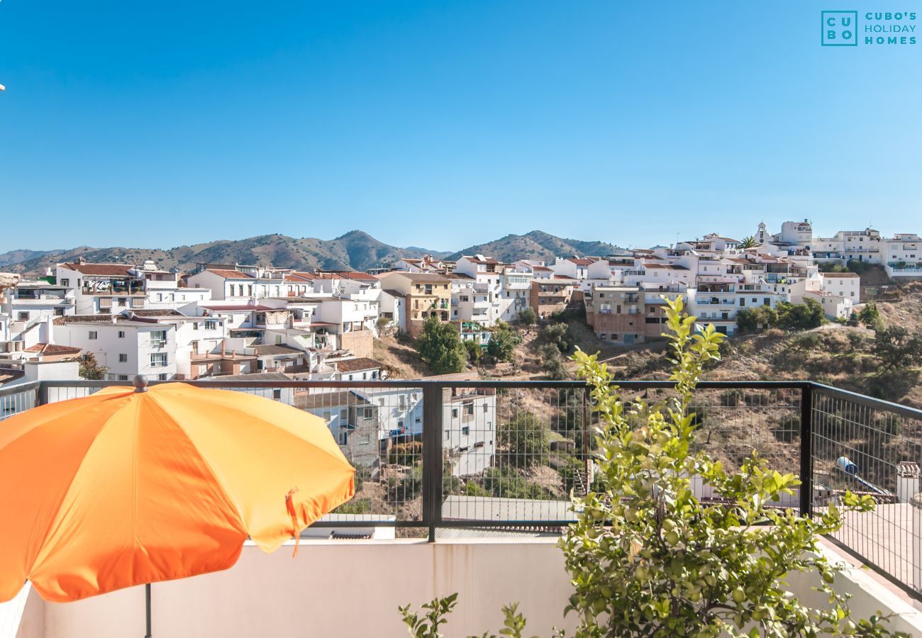 Views of this house near the Caminito del Rey