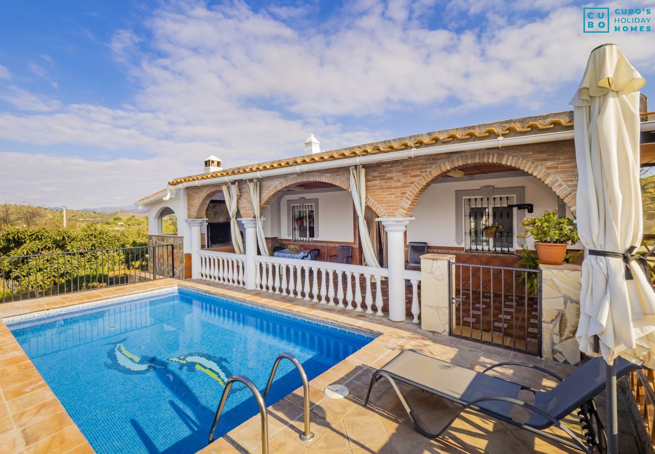 Piscine privée de cette Finca à Coín