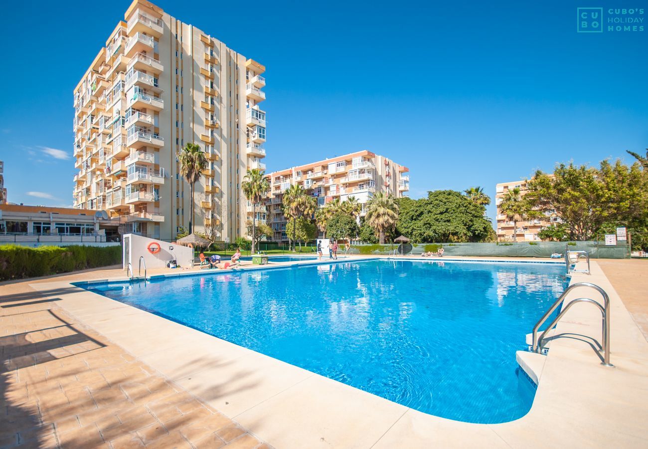 Piscine communautaire de cet appartement à Benalmádena