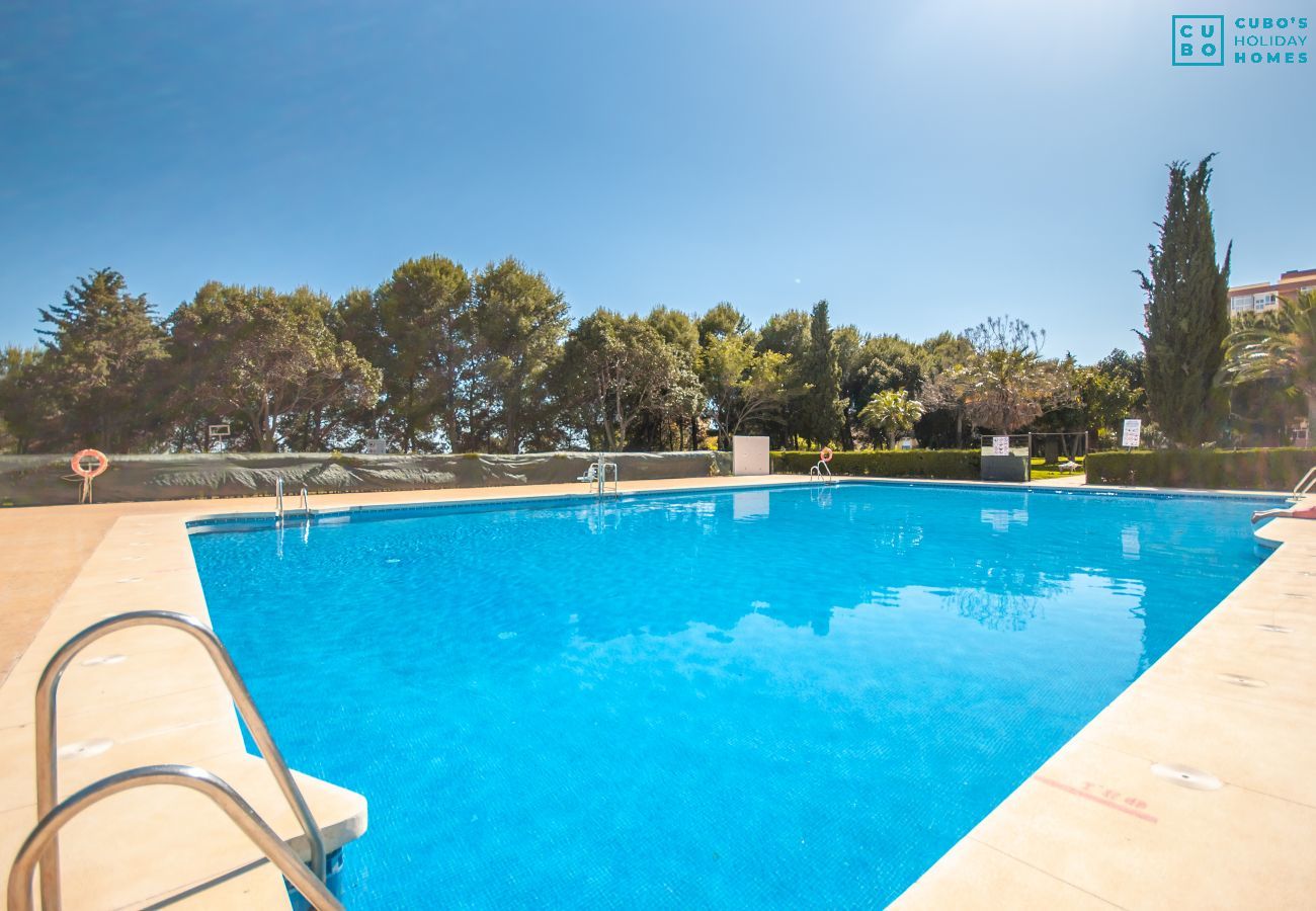 Piscine communautaire de cet appartement à Benalmádena