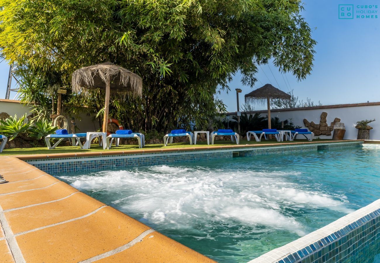 Gîte Rural à Alhaurín el Grande - Cubo's Casa Rural Tirado & Heated Pool