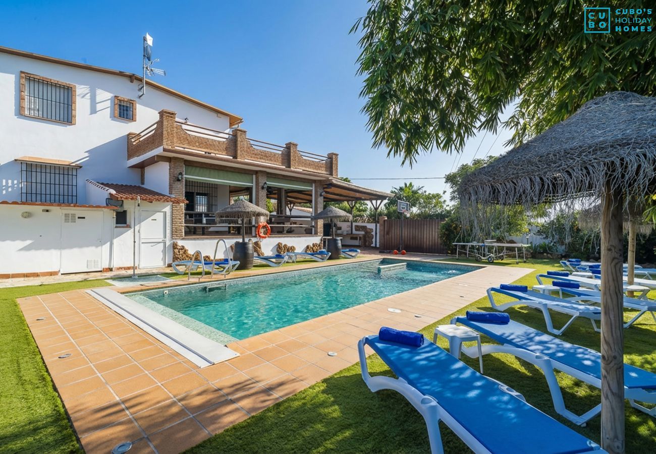 Gîte Rural à Alhaurín el Grande - Cubo's Casa Rural Tirado & Heated Pool