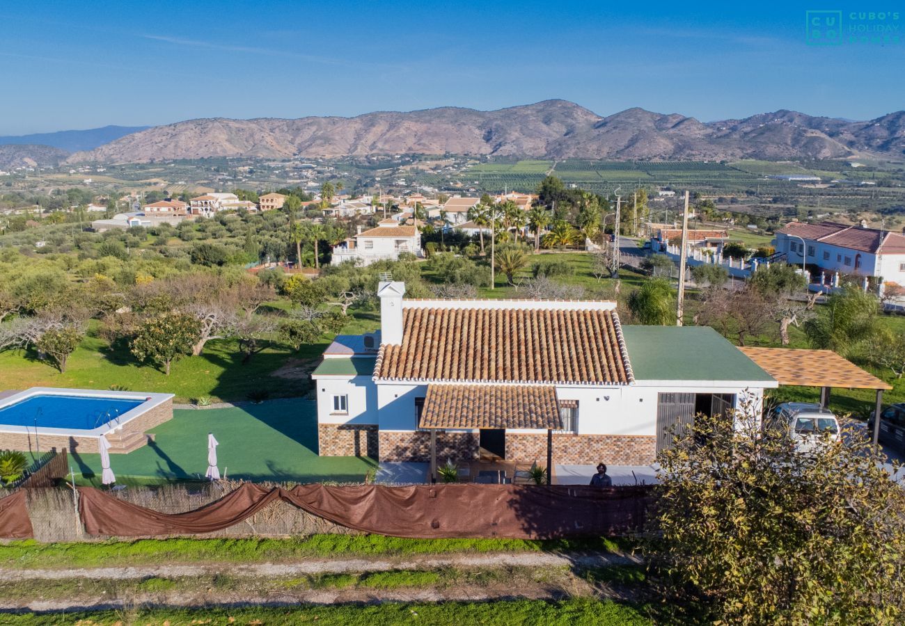 Maison rurale à Alhaurín de la Torre avec piscine privée.