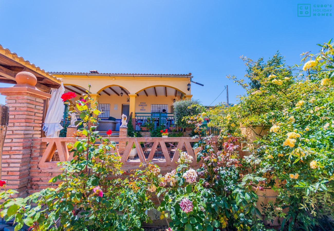 Jardin de cette villa à Ardales