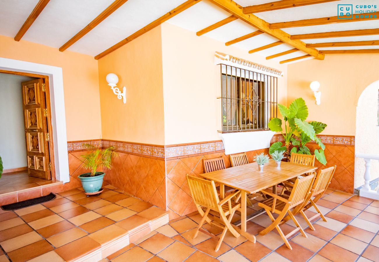 Terrasse de cette maison de campagne à Alhaurín el Grande