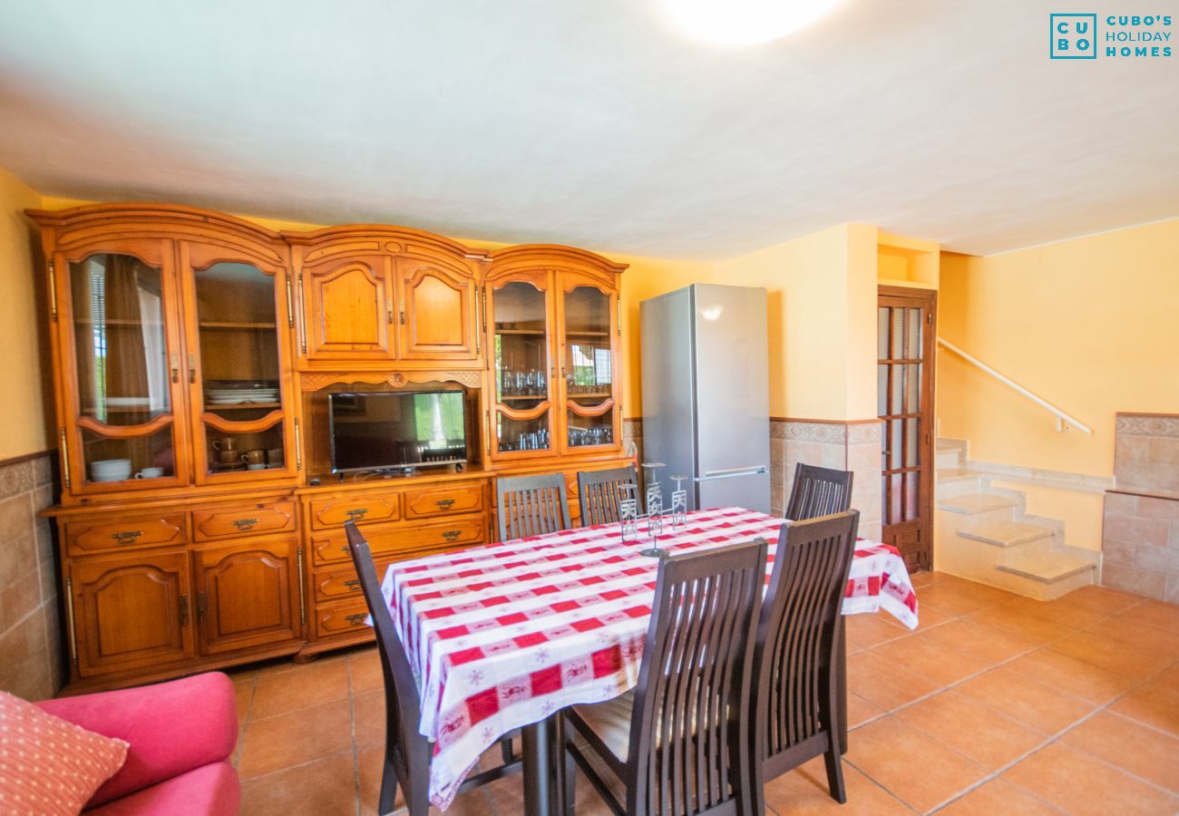 Salle à manger de cette maison à Alhaurín de la Torre