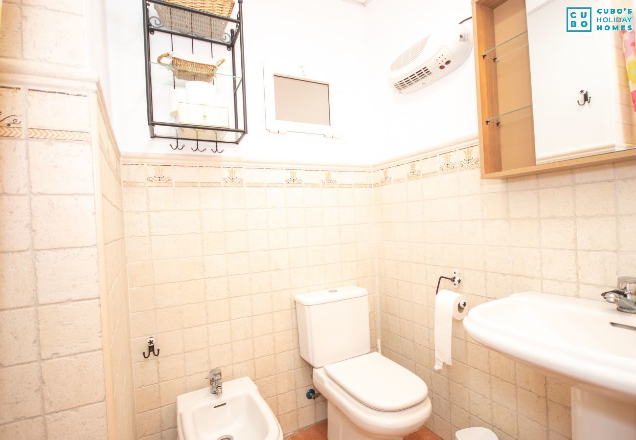 Salle de bain de cette Villa à Cártama