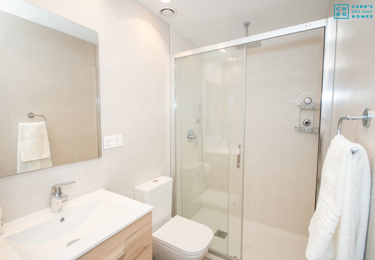 Salle de bain de cet appartement à Benalmádena (Arroyo de la miel)