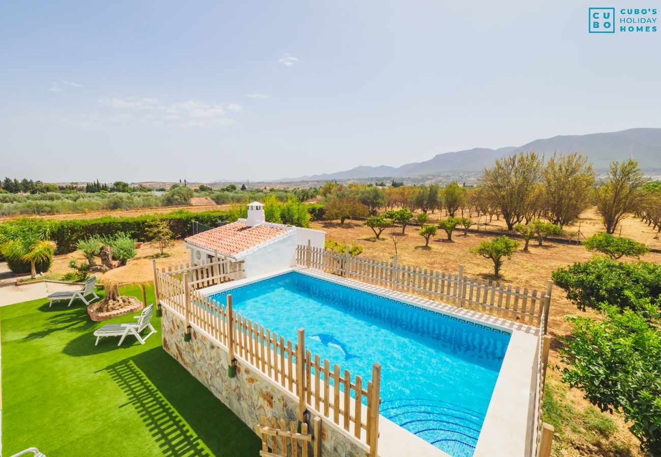 Vues sur la piscine de cette Finca à Alhaurín el Grande