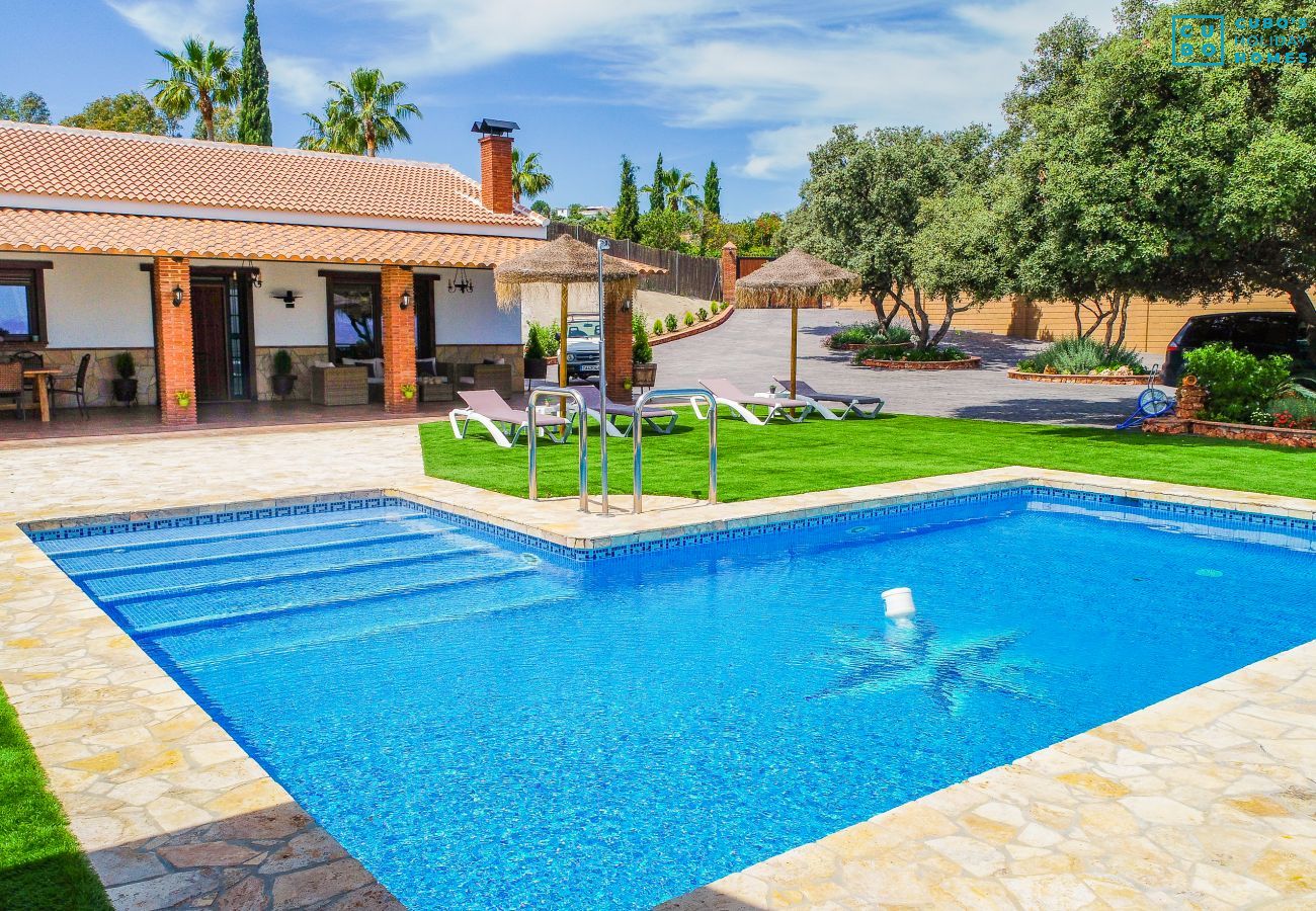 Piscine privée de cette villa à Alhaurín el Grande