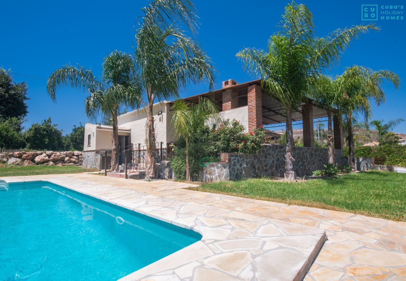 Piscine privée de ce domaine à Alhaurín el Grande