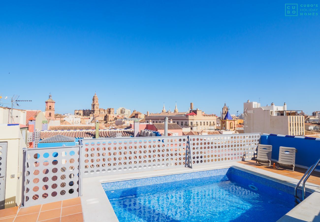 Piscine de cet Appartement au Centre de Malaga