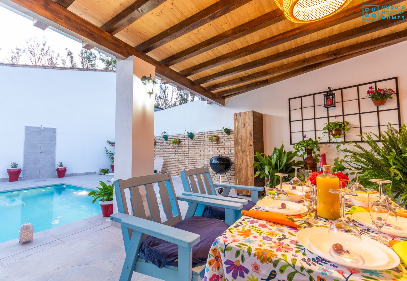 Terrasse de cette maison rurale à la gare de Cártama