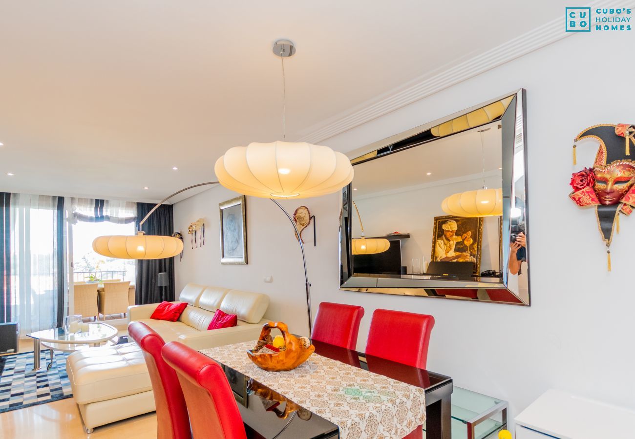 Salon de cet appartement à Marbella