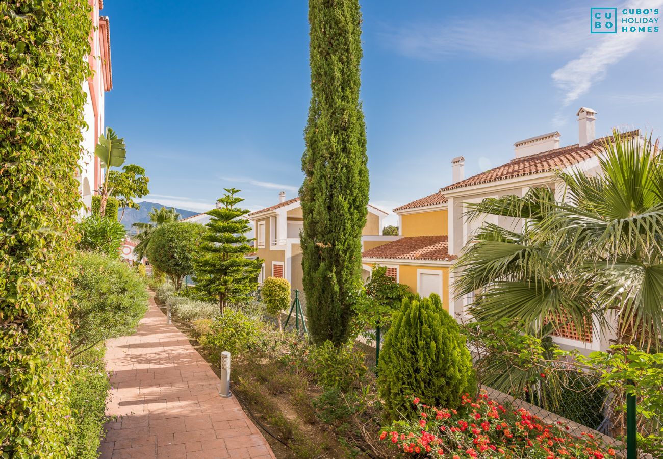 Jardin communautaire de cet appartement à Marbella