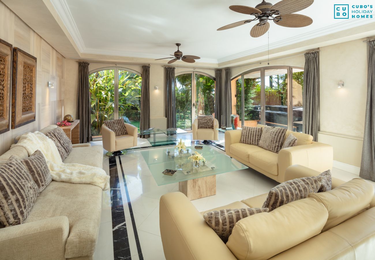 Appartement à Marbella - Cubo's Luxury Beach Front Duplex Puerto Banus